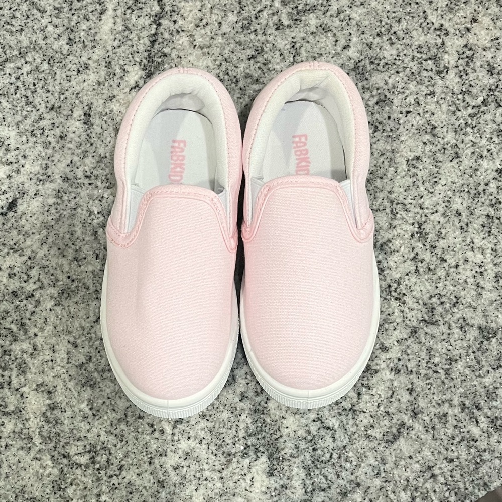 NWT Fabkids shoes